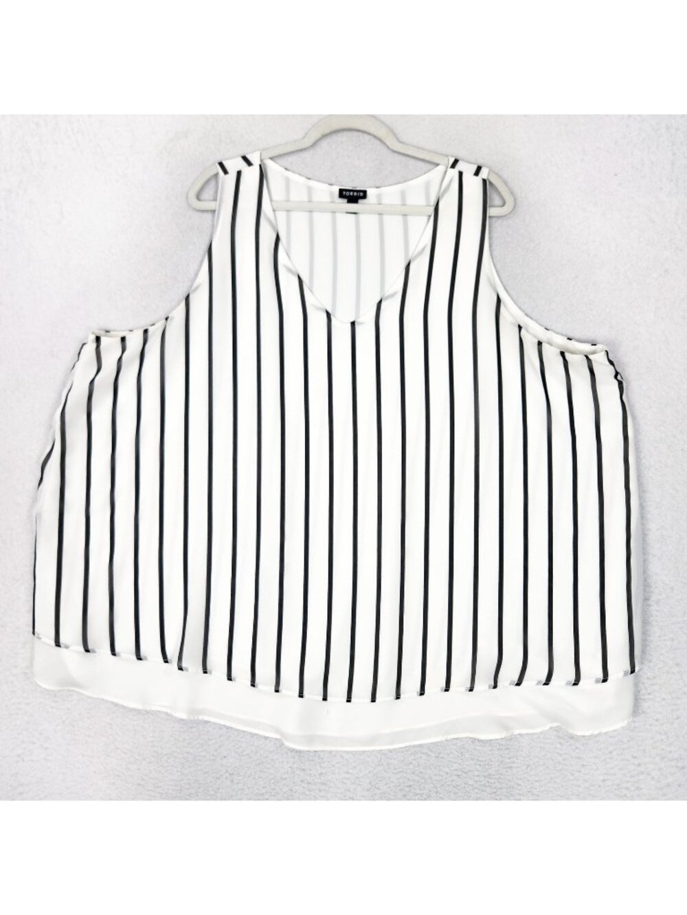 Torrid Shirt Womens 4X White Black Striped Sleeveless V Neck Chiffon Tank Top